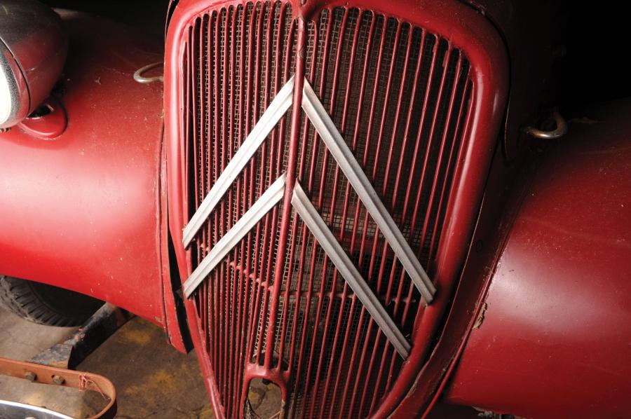 Citroen Traction Avant Decouvrable 1938 года  (фото 2 из 6)